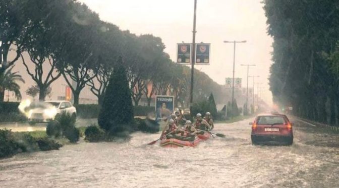 Hatalmas vihar volt a horvát tengerparton, városokat öntött el a víz